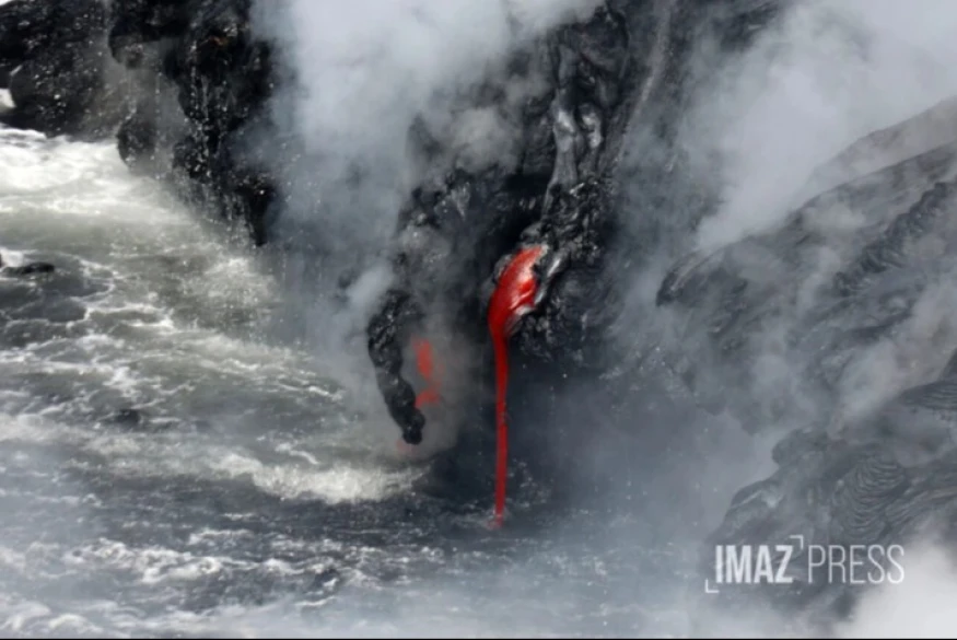Volcan : les fontaines de lave toujours actives, l'alimentation en lave de la plateforme ralentit
